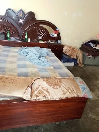 with mattress kha sat duble bad urgent for sell