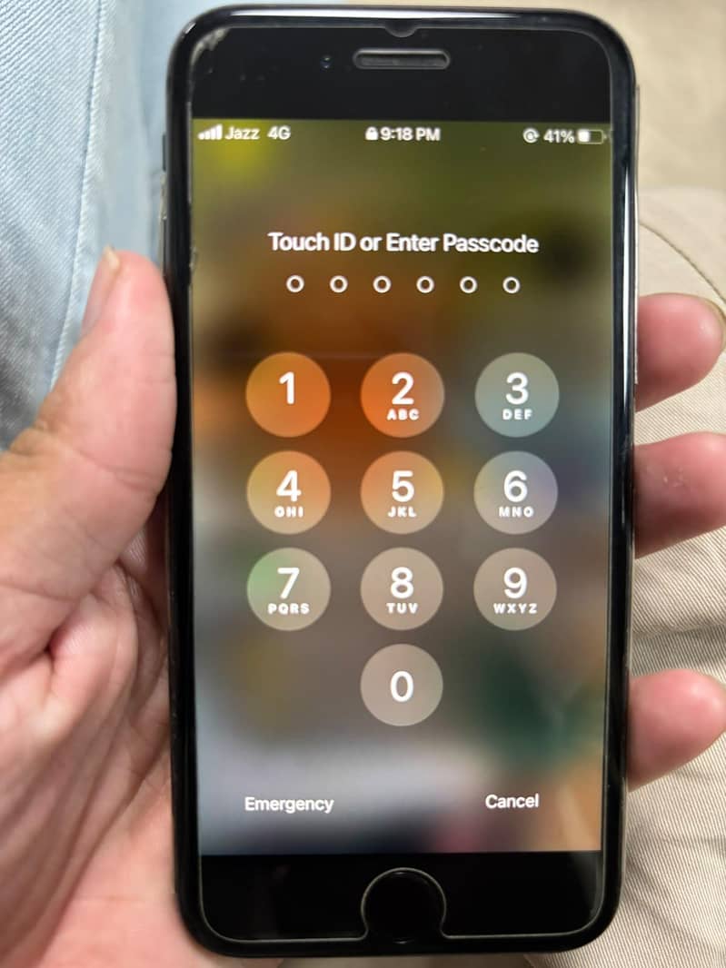 Apple iPhone 8 1