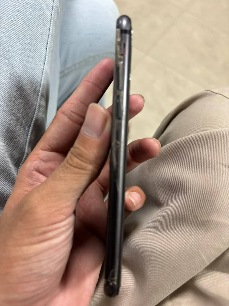 Apple iPhone 8 4
