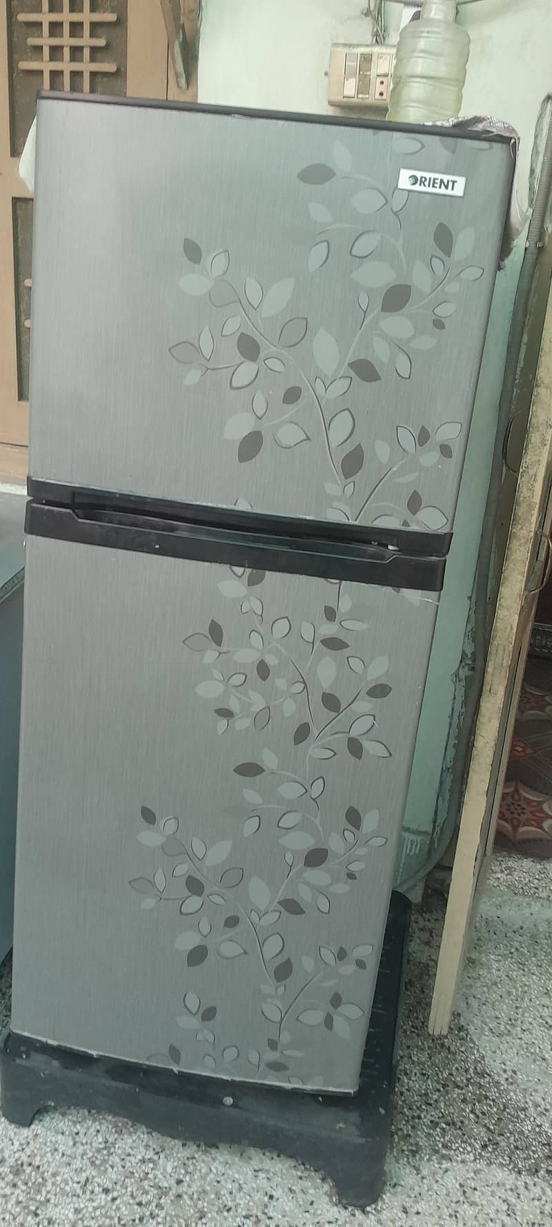 Medium sized fridge 2