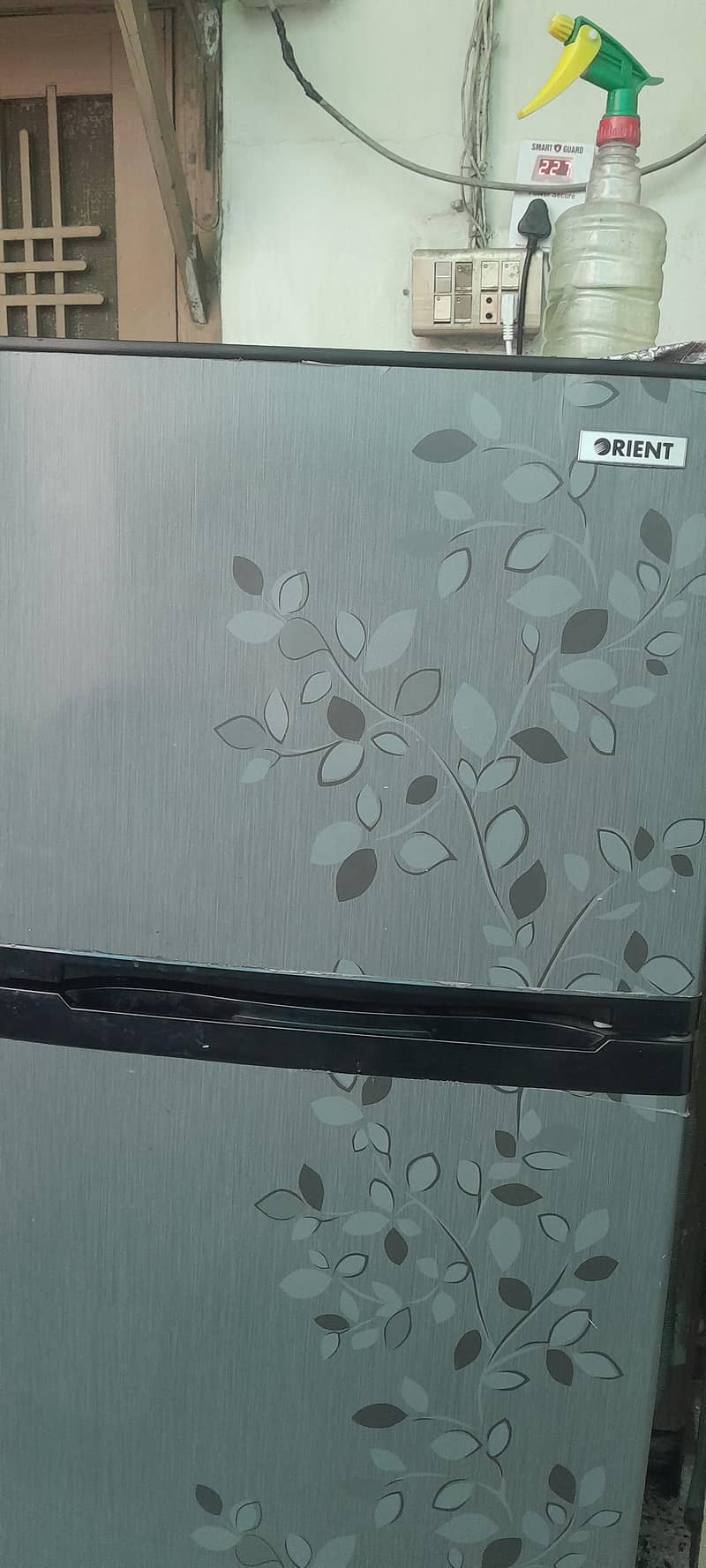 Medium sized fridge 3