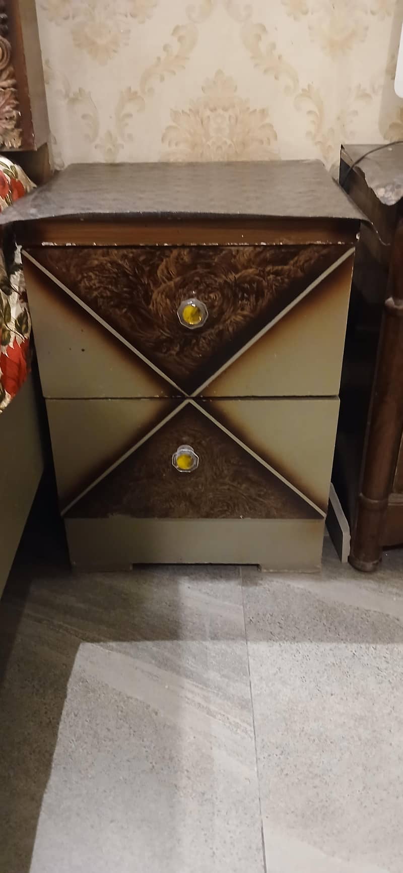Bed And 2 side Table 3