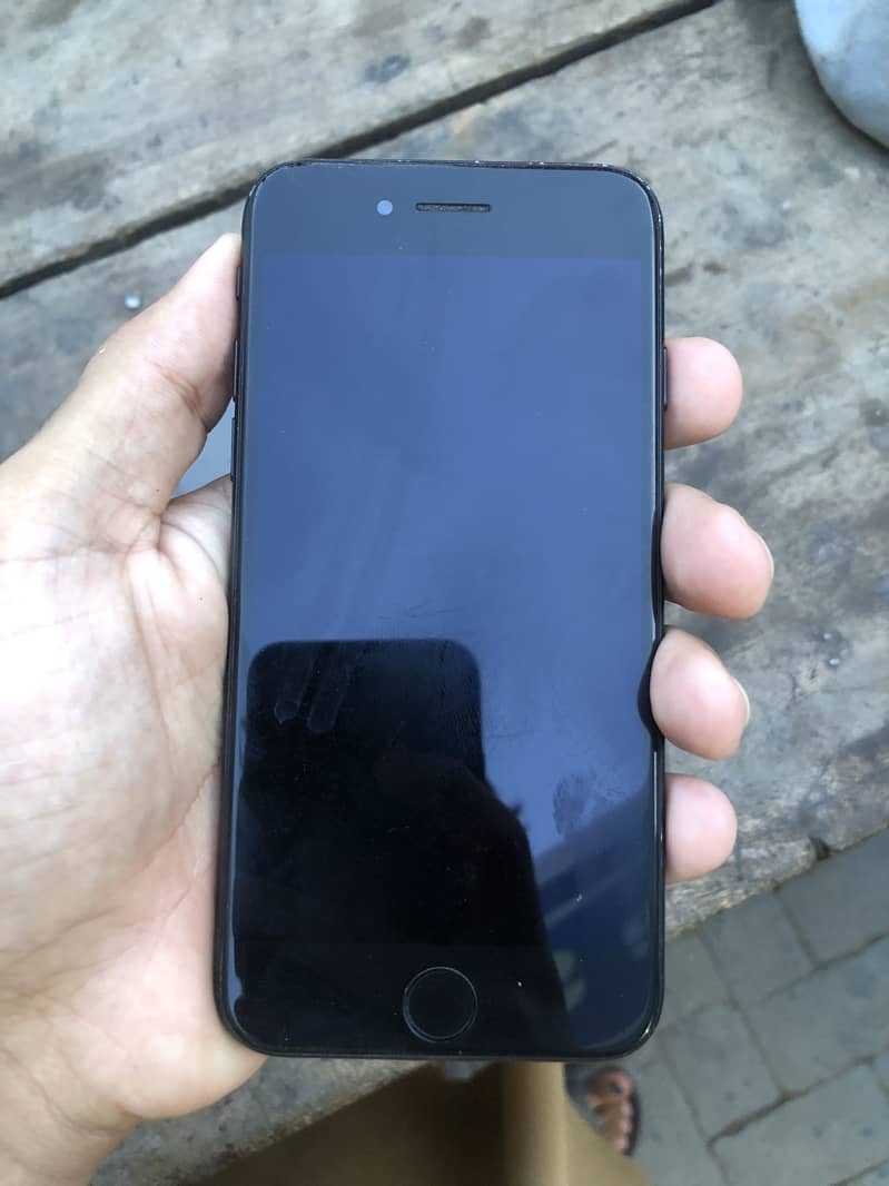 Apple iPhone 7 1