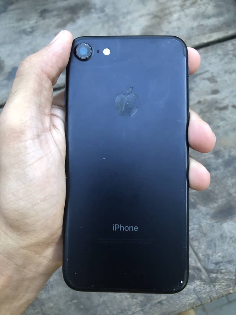 Apple iPhone 7 3