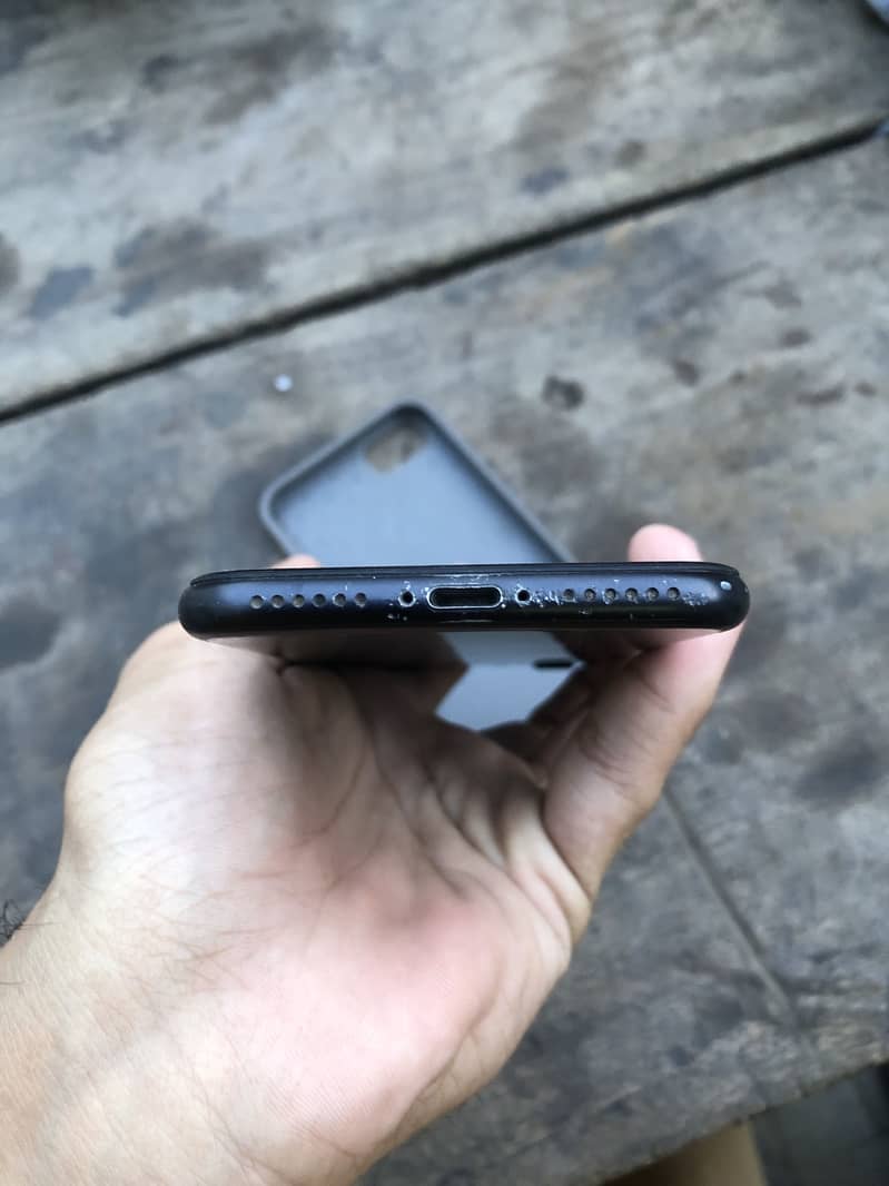 Apple iPhone 7 4