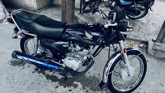 Honda 125 model 2025 late very good condition just like new