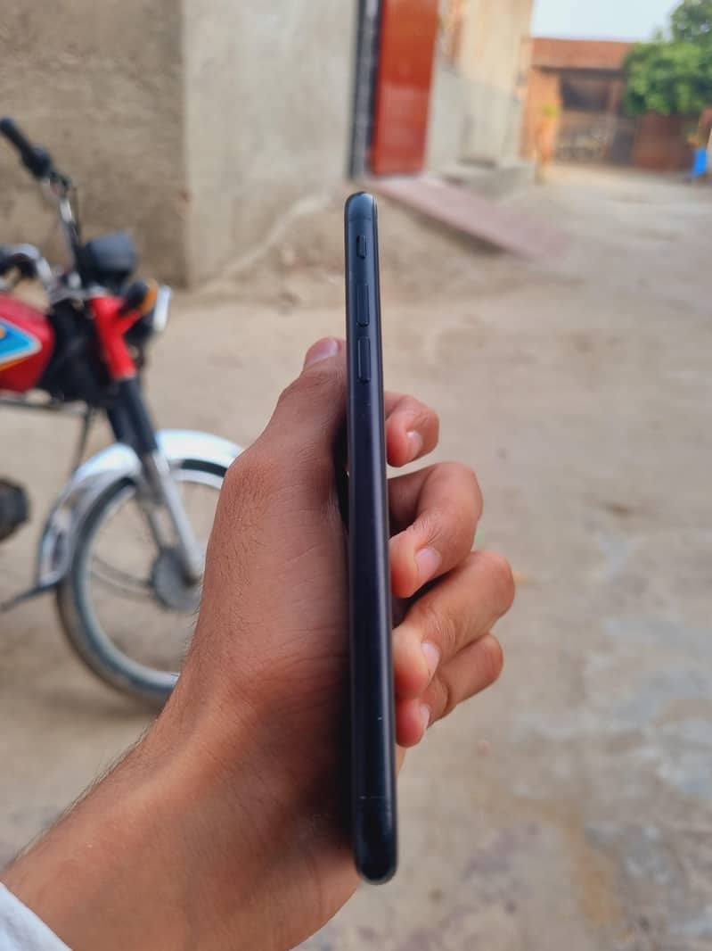 Apple iPhone SE 3