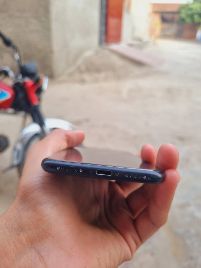 Apple iPhone SE 4