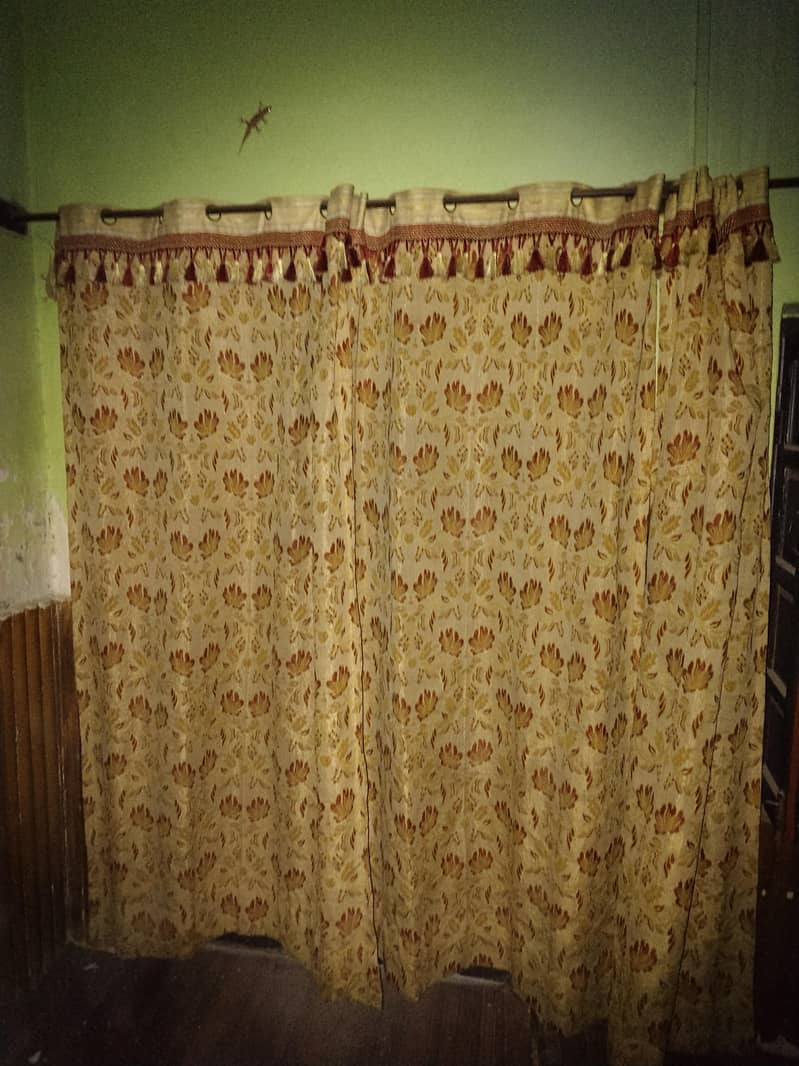 Curtains 0
