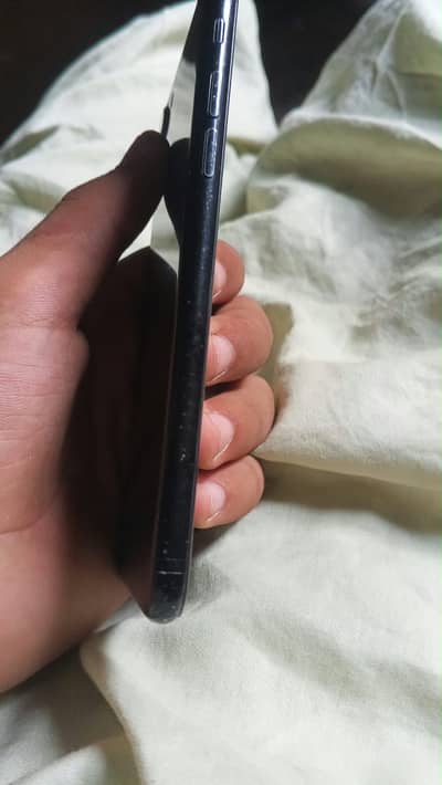 Apple iPhone 7