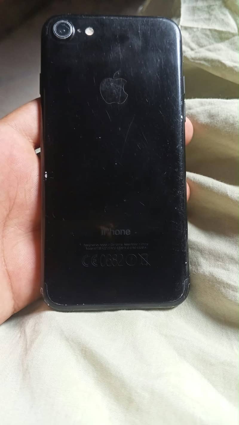 Apple iPhone 7 3