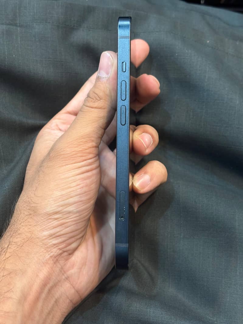 Apple iPhone 13 3