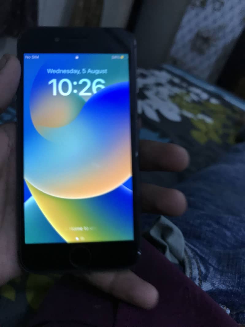 Apple iPhone 8 1
