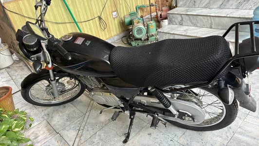 Suzuki GS 150 2025
