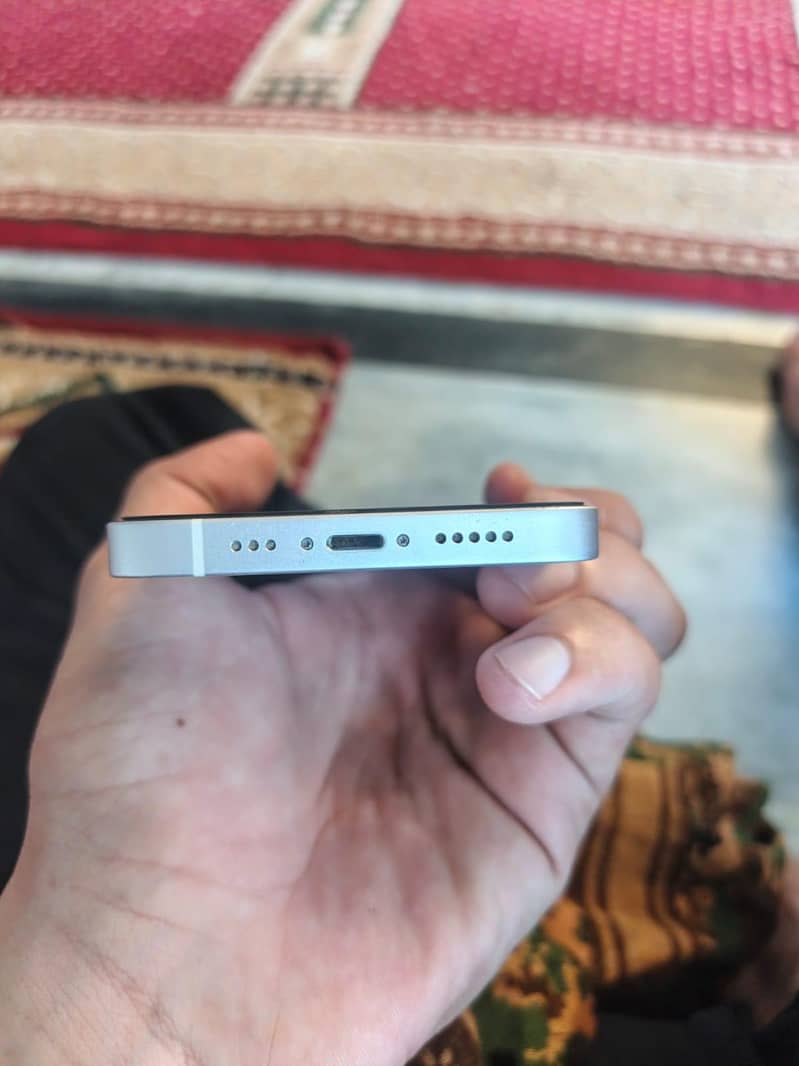 Apple iPhone 14 5