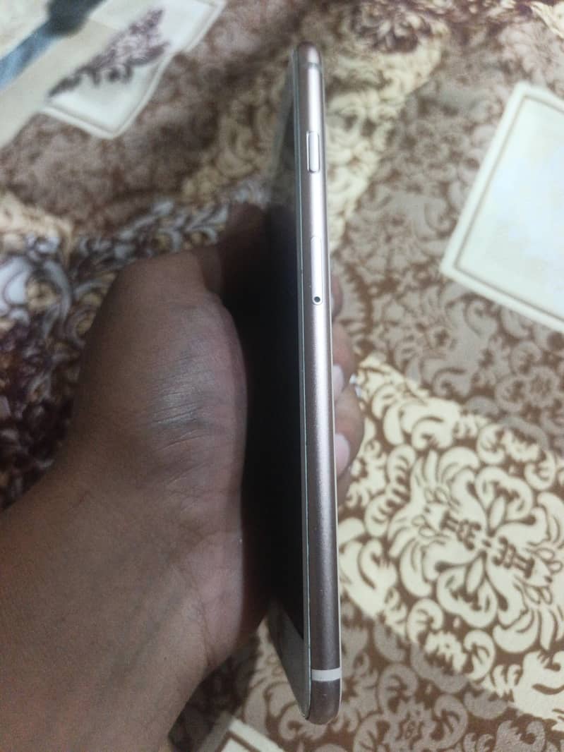 Apple iPhone 8 Plus 2