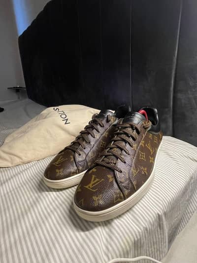 louis vuitton original luxembourg sneakers 9/10 size 43