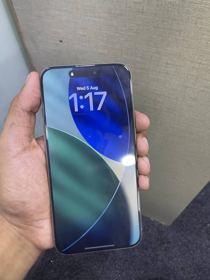 Apple iPhone 15 Pro Max 3