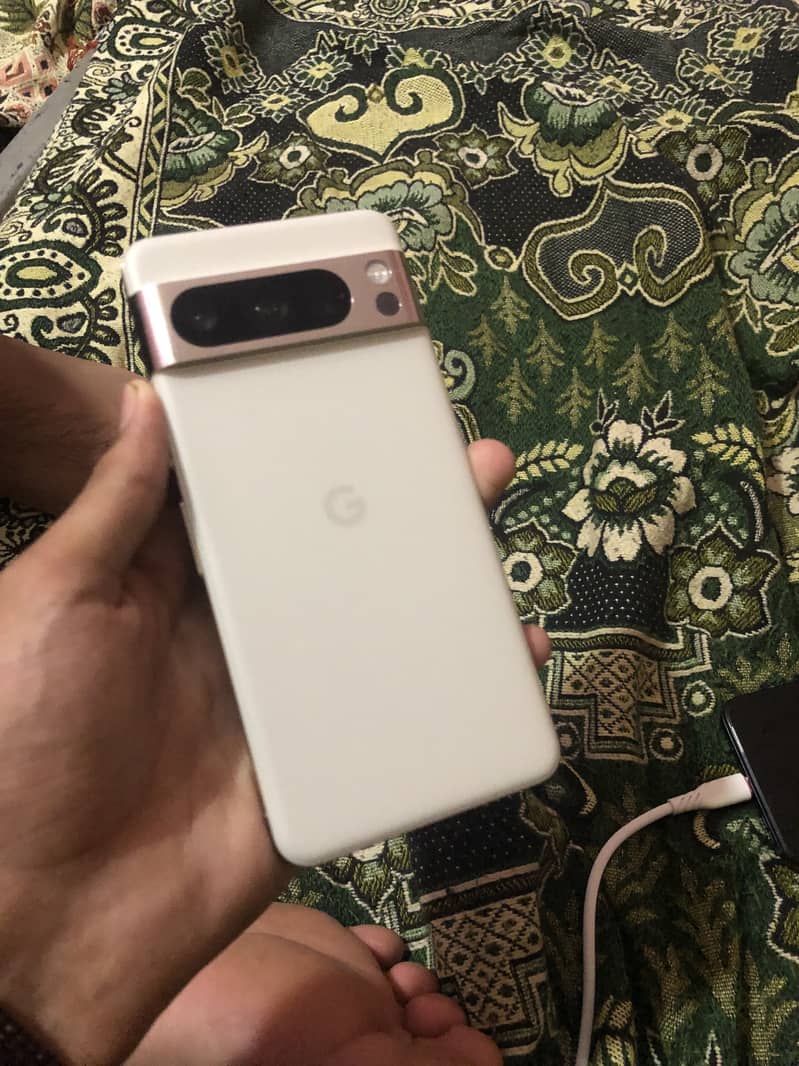 Google Pixel 8 Pro 0