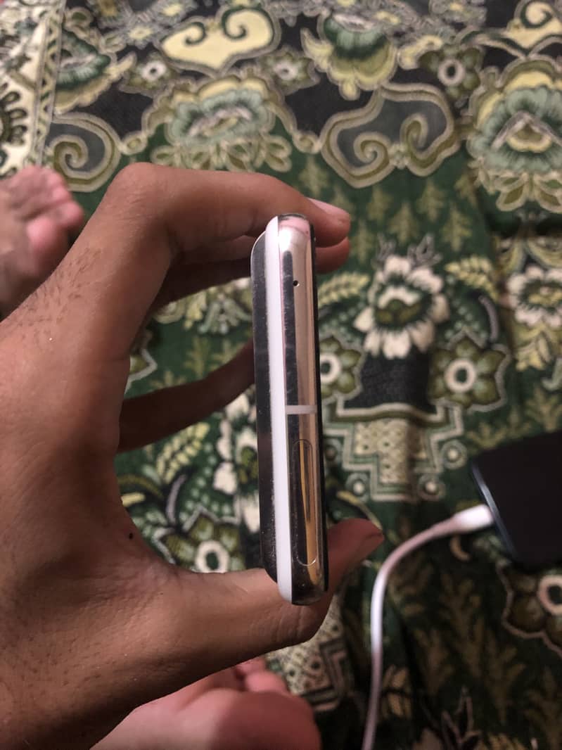 Google Pixel 8 Pro 4