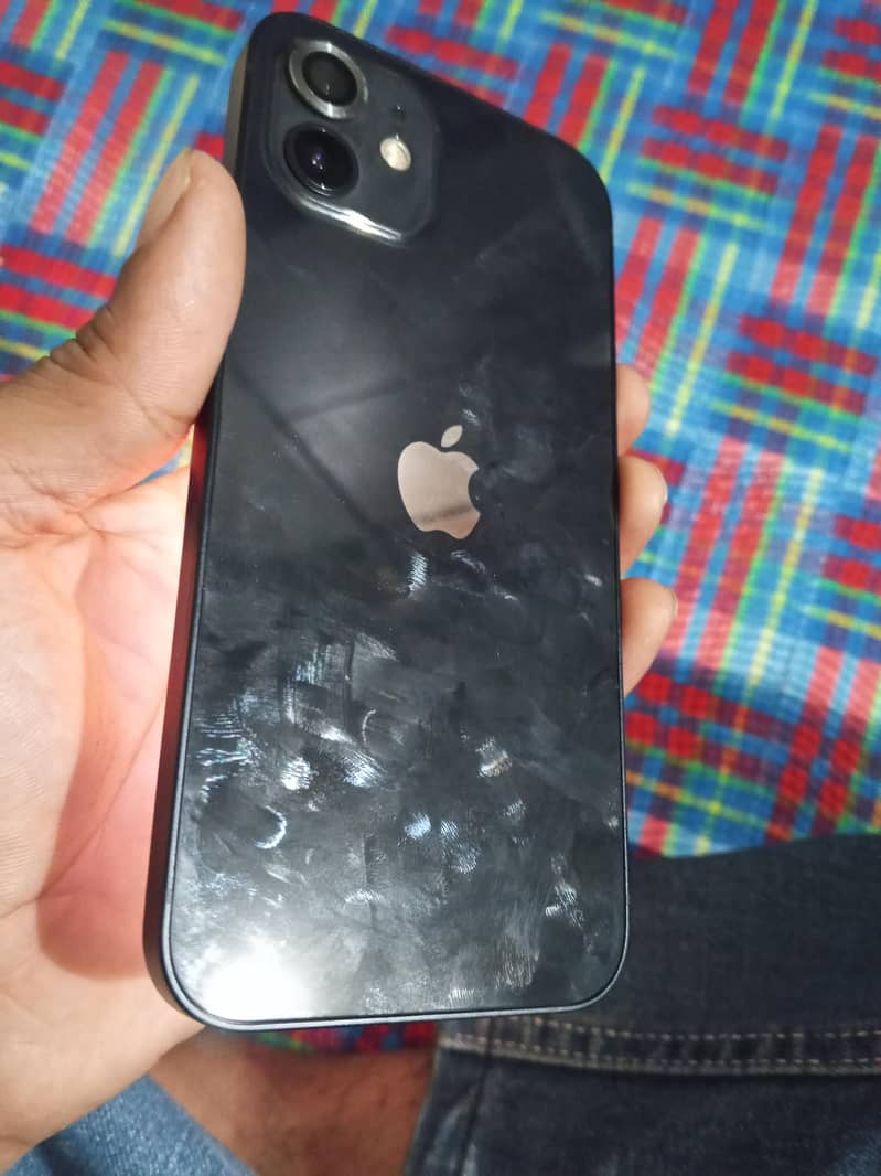 Apple iPhone 12 3