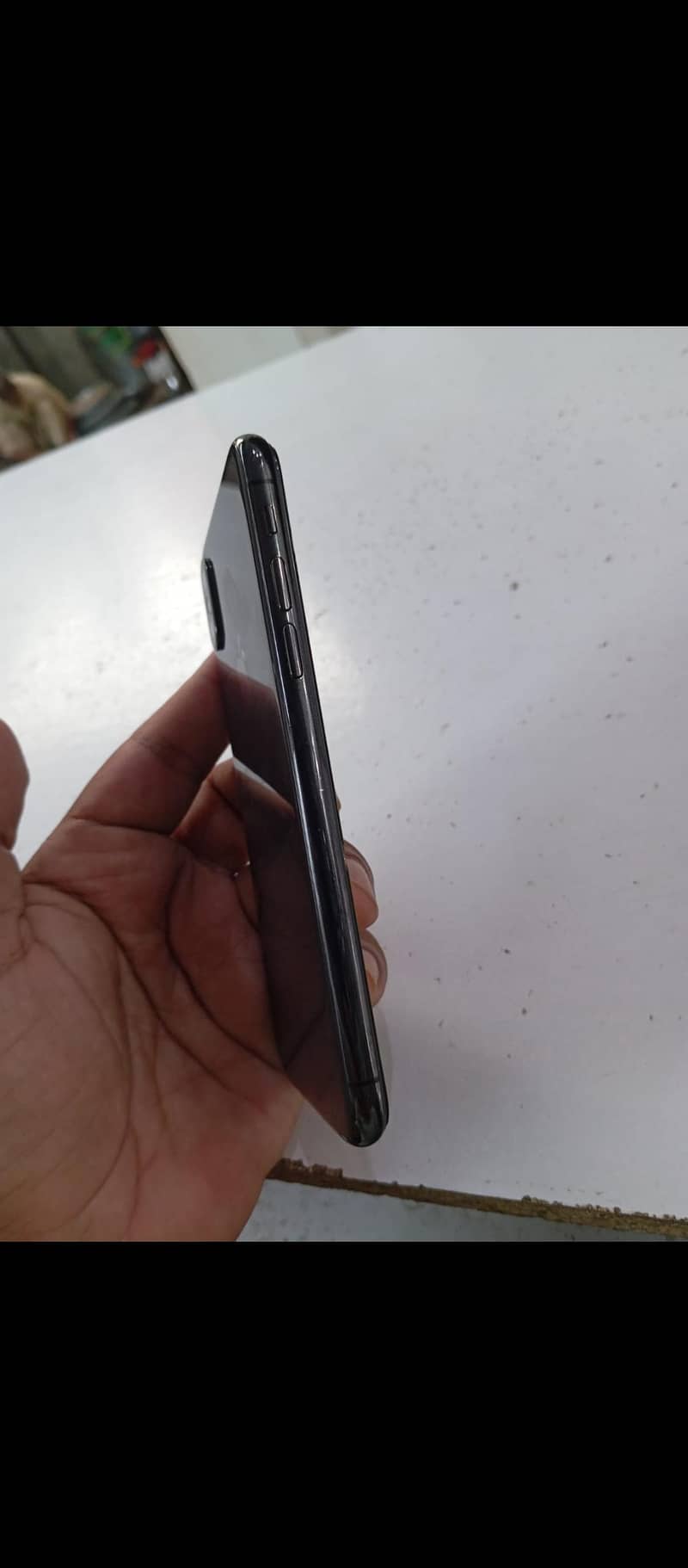 Apple iPhone X 4