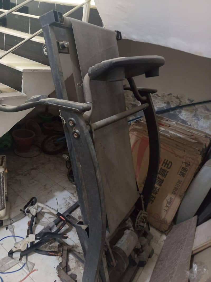 FAULTY TREADMILL 0