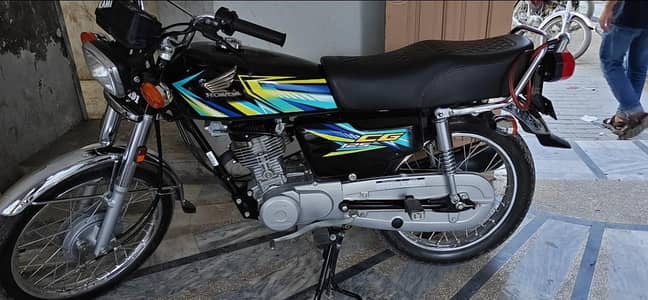 Honda 2026 2 keys Only 3 to 4 Months use 10/10 new bike laminated