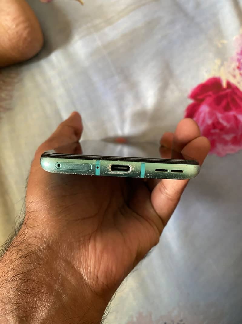 One Plus 8T 4