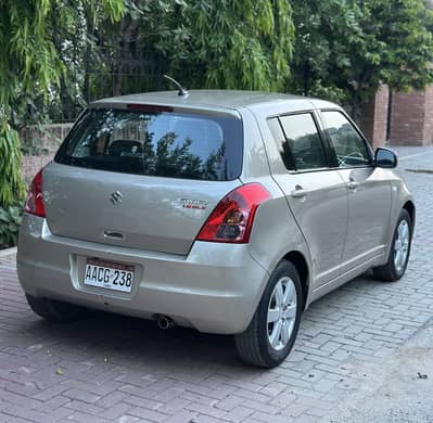 Suzuki Swift DLX 1.3 Navigation 2016. Totel Genuine.