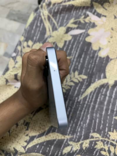Samsung Mobile A06 10/10