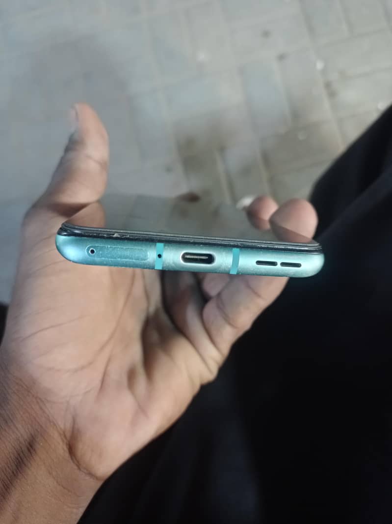 One Plus 8T 4