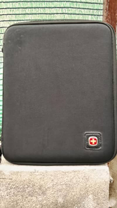 Original SwissGear Premium Executive iPad & Tablet Portfolio Case