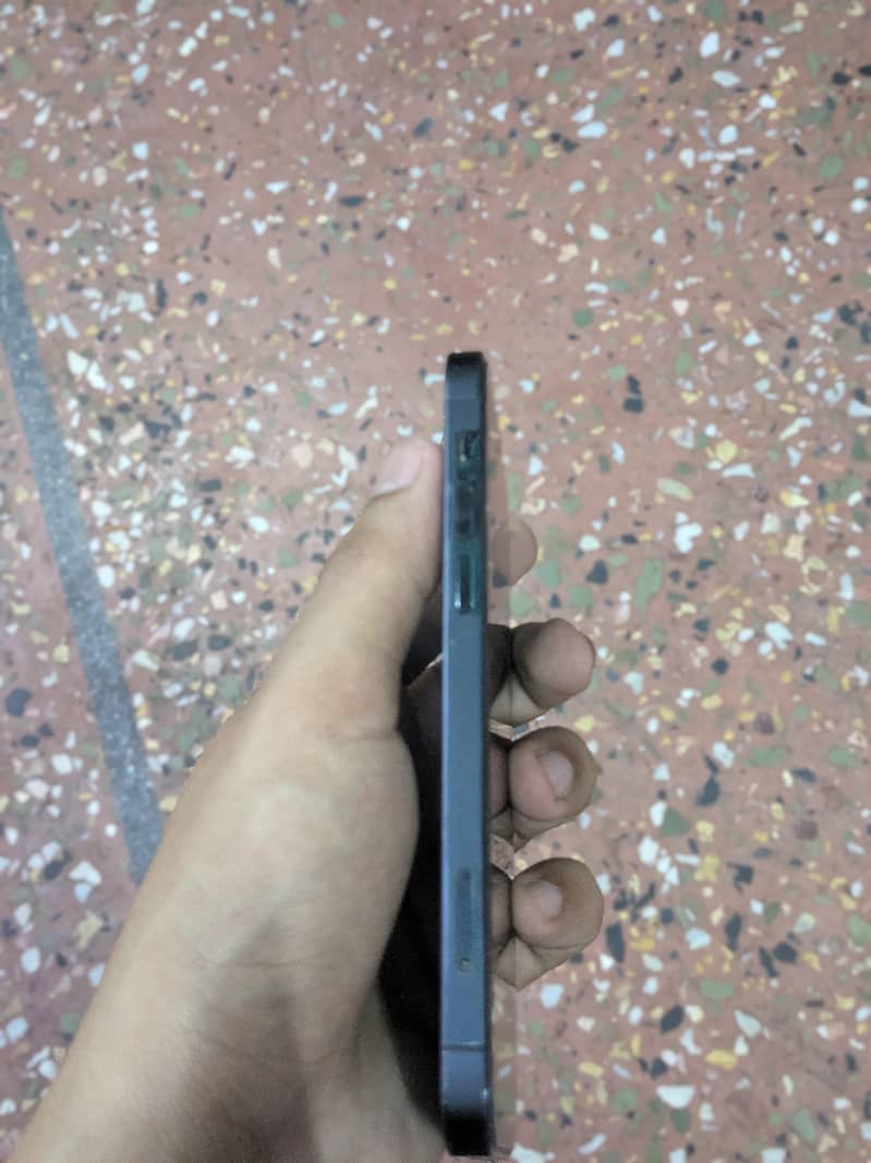 Apple iPhone 12 Pro 4