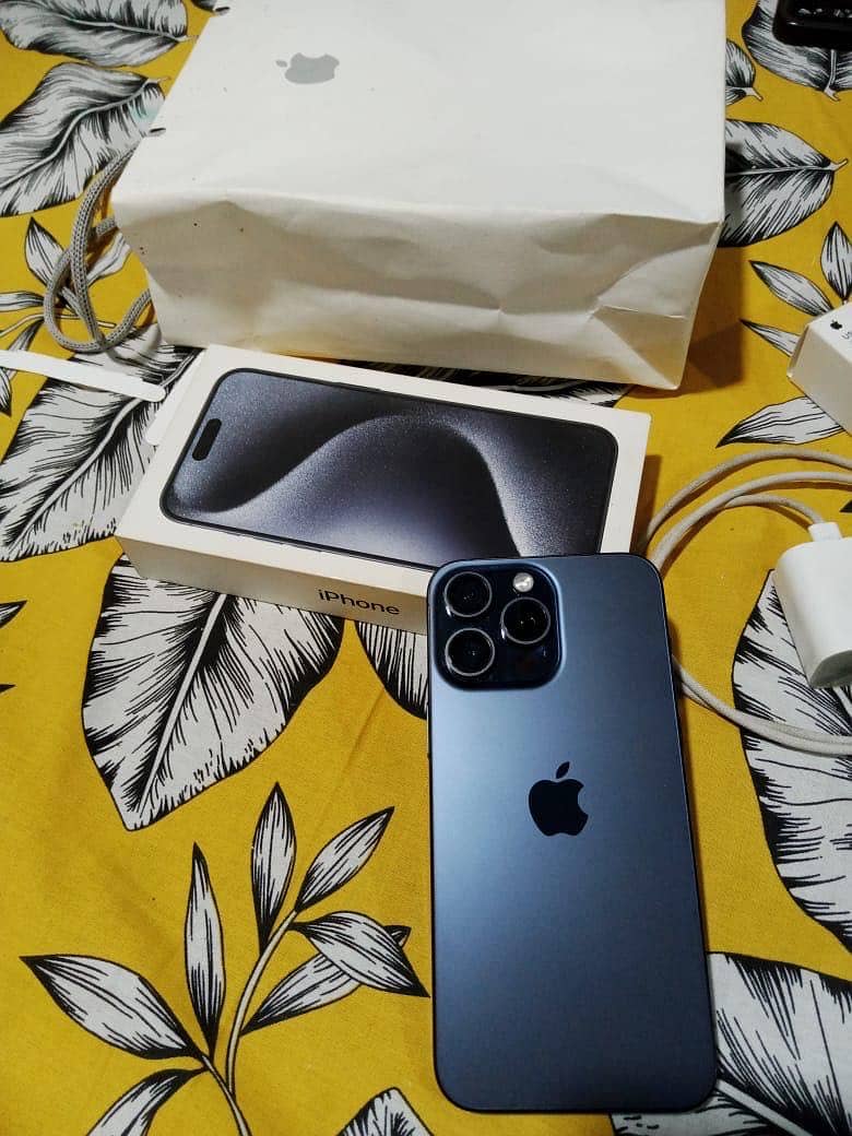Apple iPhone 15 Pro Max 1