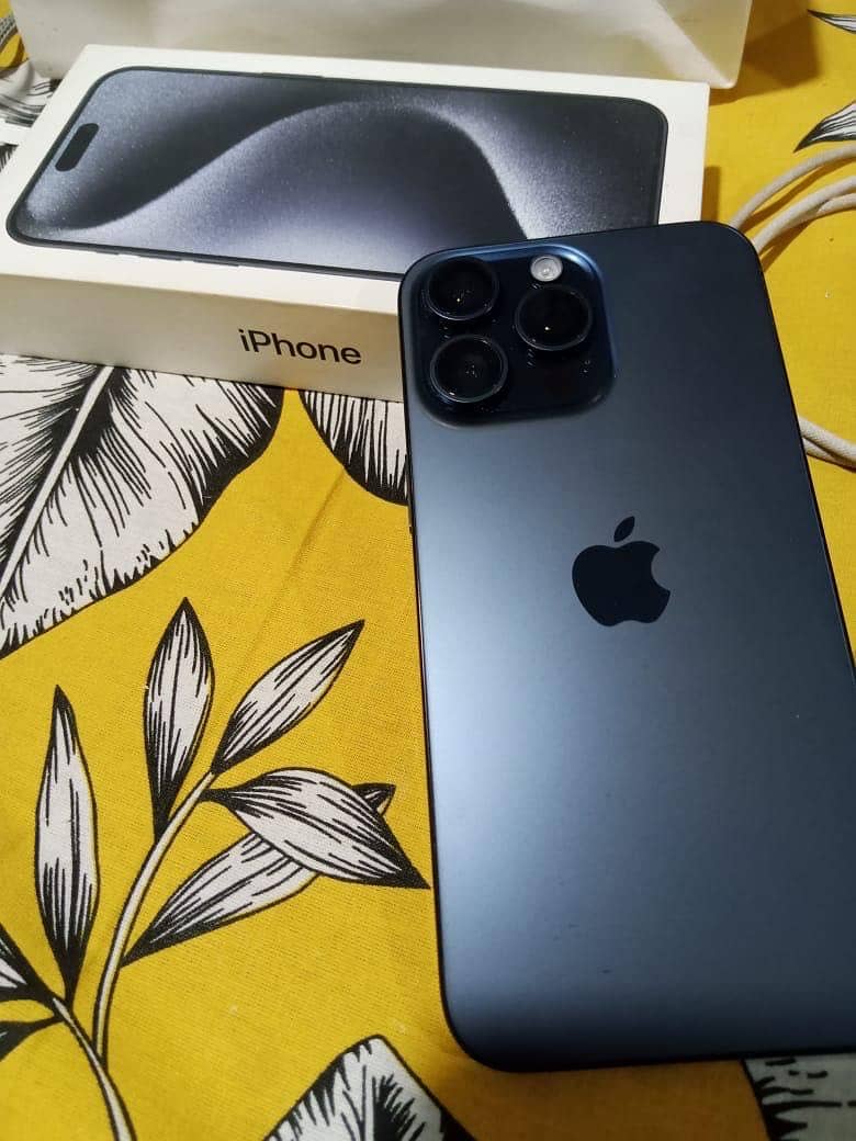 Apple iPhone 15 Pro Max 3