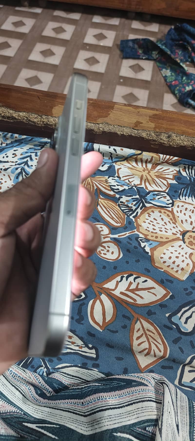 Apple iPhone 15 Pro Max 2