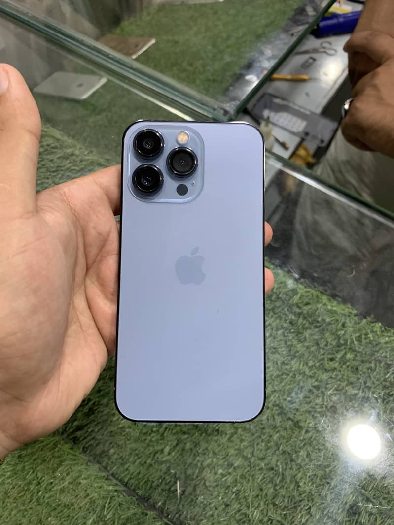 Apple iPhone 13 Pro 0