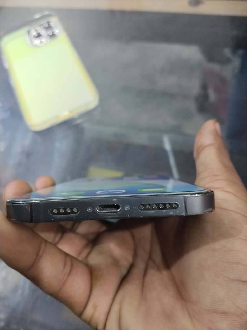 Apple iPhone 13 Pro Max 1