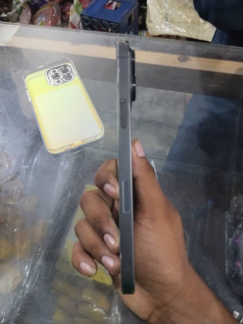 Apple iPhone 13 Pro Max 2