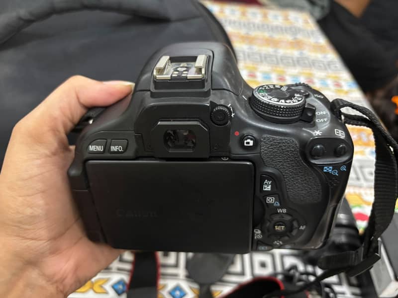 canon EOS 600D 1