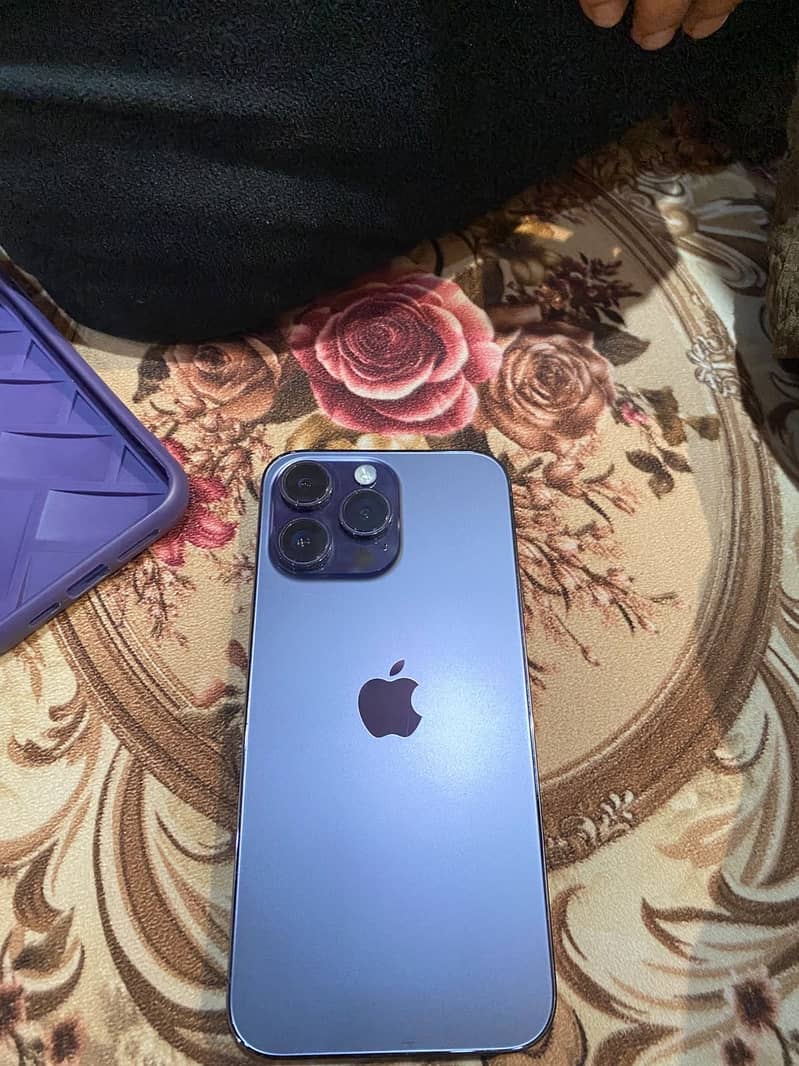 Apple iPhone 14 Pro Max 1