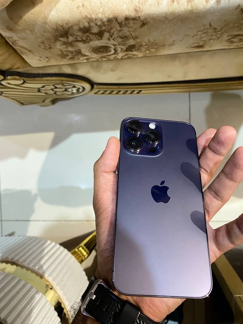 Apple iPhone 14 Pro Max 4