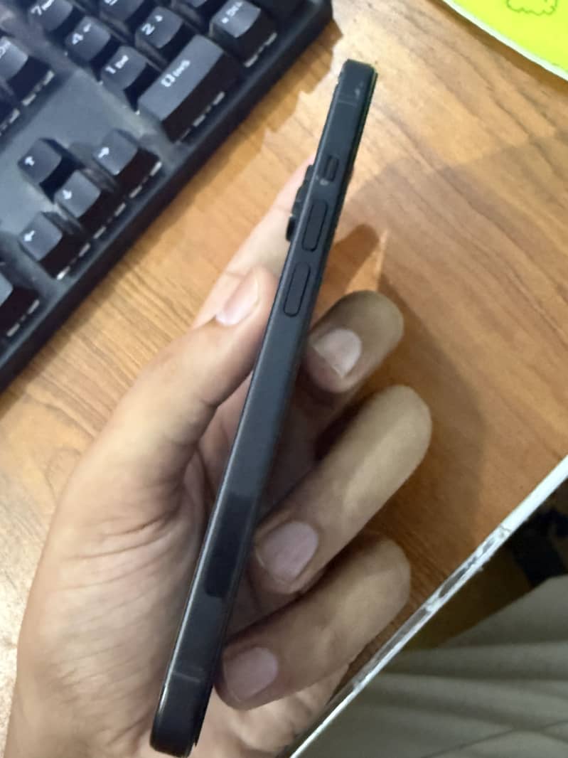 Apple iPhone 15 3