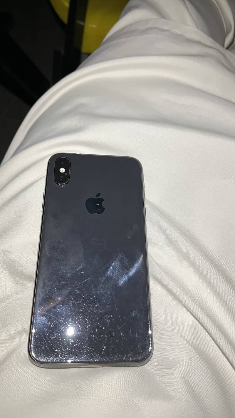 Apple iPhone X 4