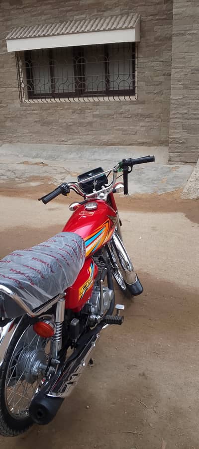 Bhai  new bike hai bilkul first owner hai 2026 7 months ke nakli hai