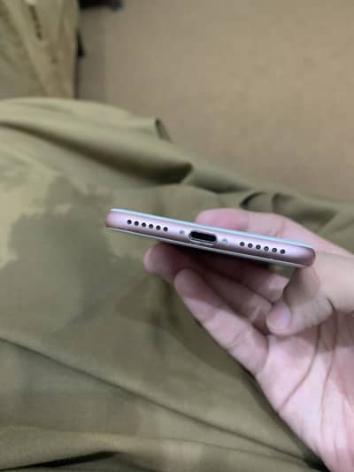 Apple iPhone 7