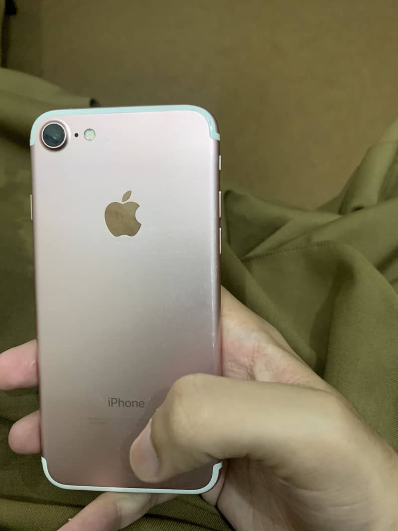 Apple iPhone 7 1