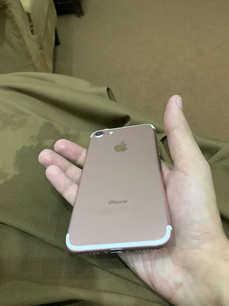 Apple iPhone 7 5
