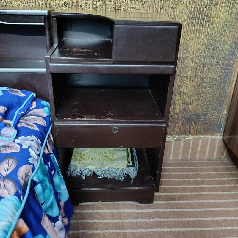 solid wood bed and dressing 0